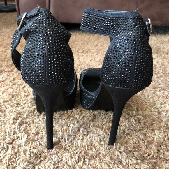 💎 Steve Madden Black Platforms 💎 - Picture 3 of 5